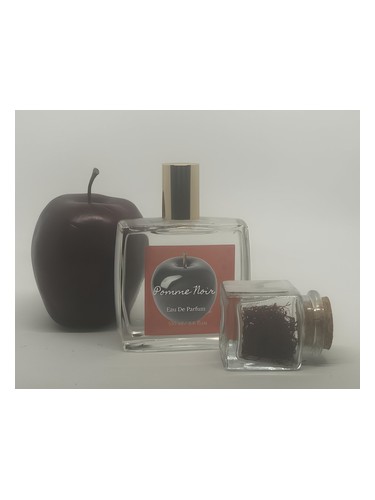 Pomme Noir by Ganache Parfums