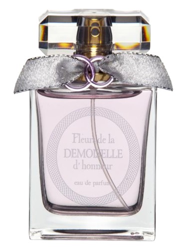 Fleurs De La Demoiselle d’Honneur by Sergio Nero