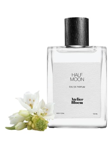 Half Moon by Atelier Bloem