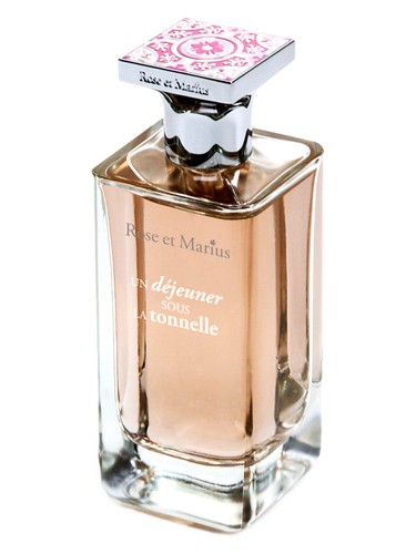Un Dejeuner Sous La Tonnelle by Rose et Marius