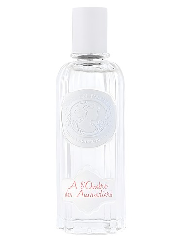 À L'Ombre des Amandiers by Jeanne en Provence