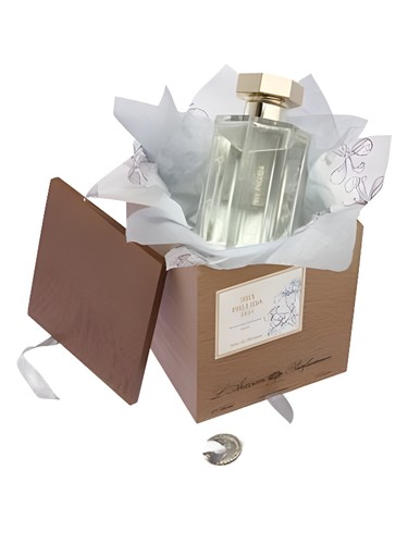 Iris Pallida 2007 by L'Artisan Parfumeur