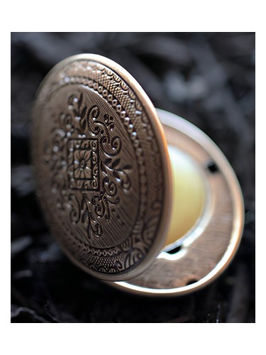 Figure 1: Noir by Roxana Illuminated Perfume
