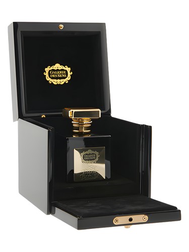 Elixir de Plaisir. Première dame by Galerie des Sens